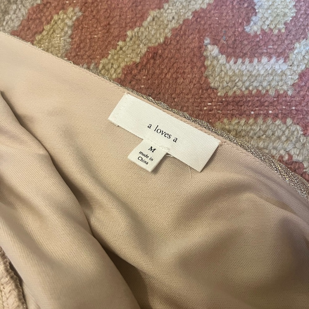 a loves a Elegant Gold Maxi Dress with bow shoulders and belted waist medium - Picture 4 of 5